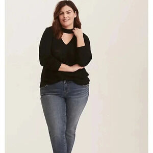Torrid BLACK LONG SLEEVE CHOKER CUTOUT KNIT PULLOVER Sz 1